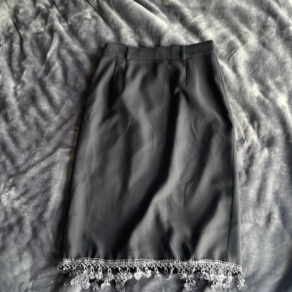 Bianca black skirt with Tassles - Picture 1 of 9